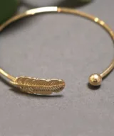 armband feather goud