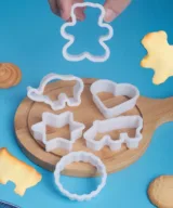 uitsteekvormen koekjes bakken kinderen