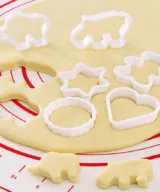 uitsteekvormen koekjes bakken kinderen