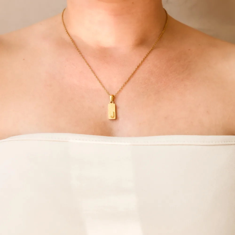 ketting letter j goud-glitter 2 ketting letter j goud-glitter