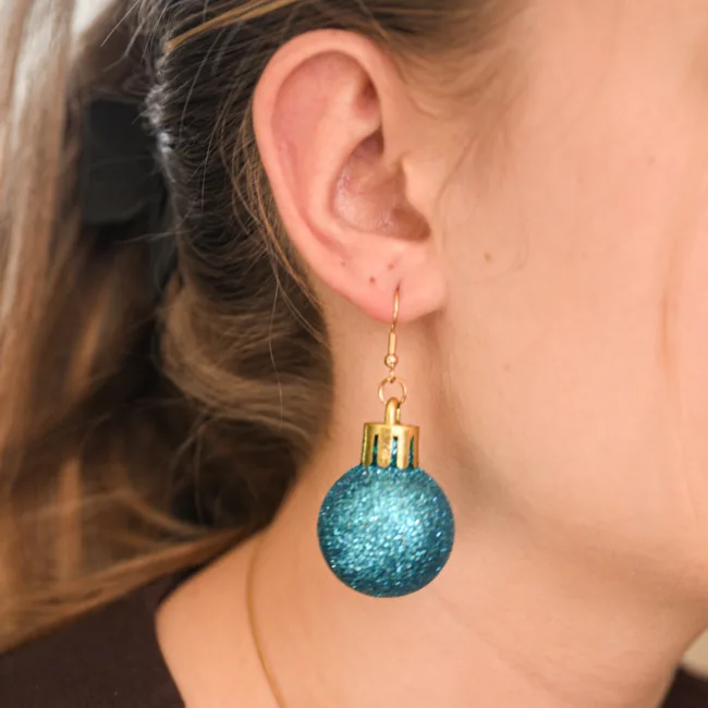 oorbellen kerstbal blauw-glitter