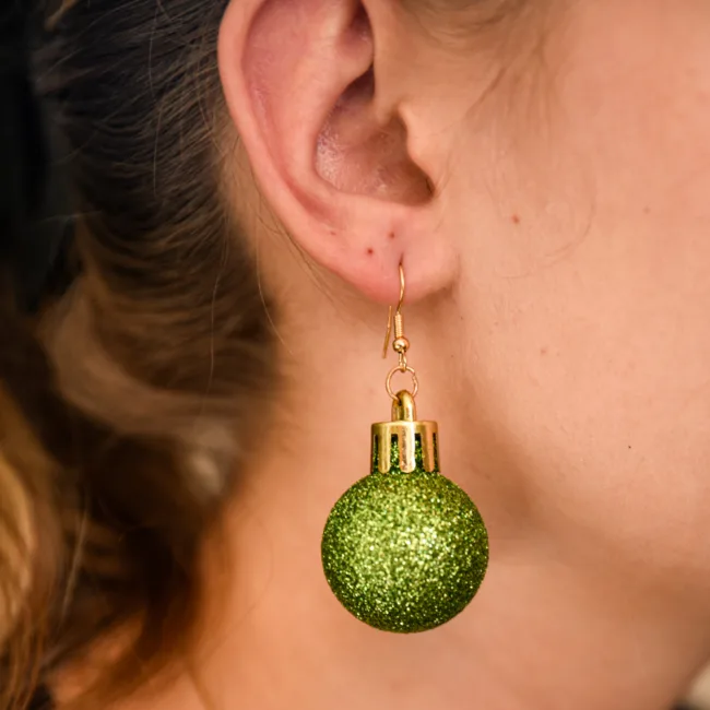 oorbellen kerstbal groen glitter